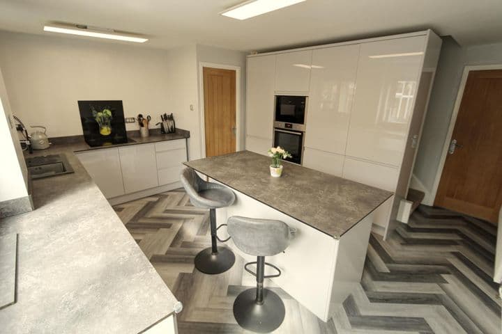 4 bedrooms house for sale in Walsall, United Kingdom - Image 3