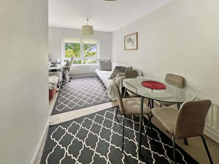 1 bedroom apartment for sale in London, United Kingdom - Image 3