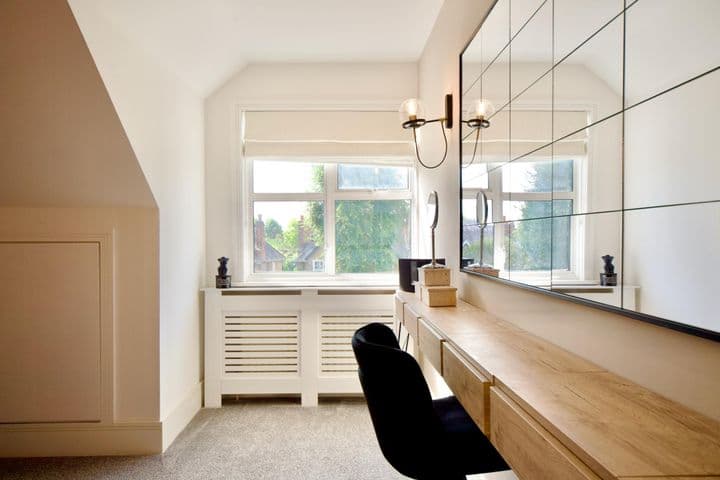 2 bedrooms apartment for sale in Enfield Borough, United Kingdom - Image 8