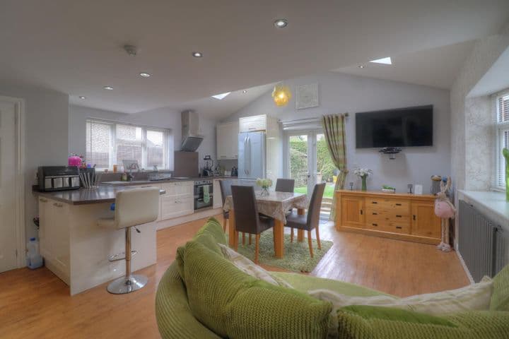 3 bedrooms house for sale in Leicester, United Kingdom - Image 3