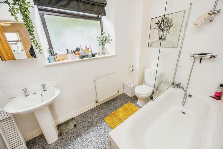 3 bedrooms house for sale in Huddersfield, United Kingdom - Image 10