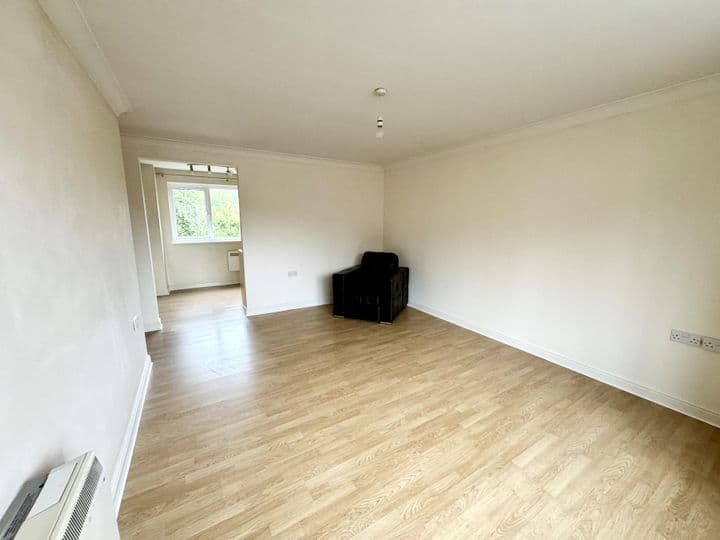 2 bedrooms apartment for sale in Chester, United Kingdom - Image 4