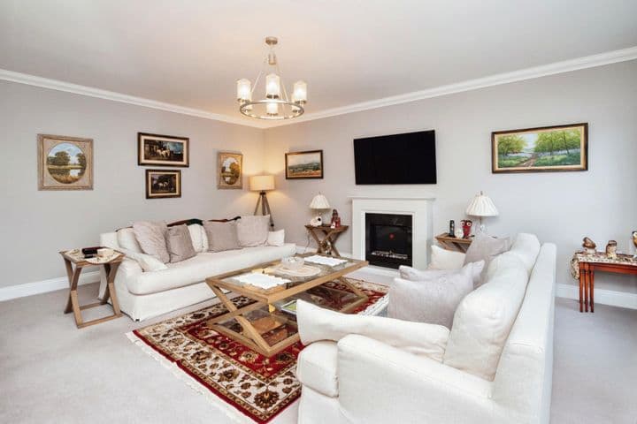 3 bedrooms apartment for sale in Tunbridge Wells, United Kingdom - Image 8