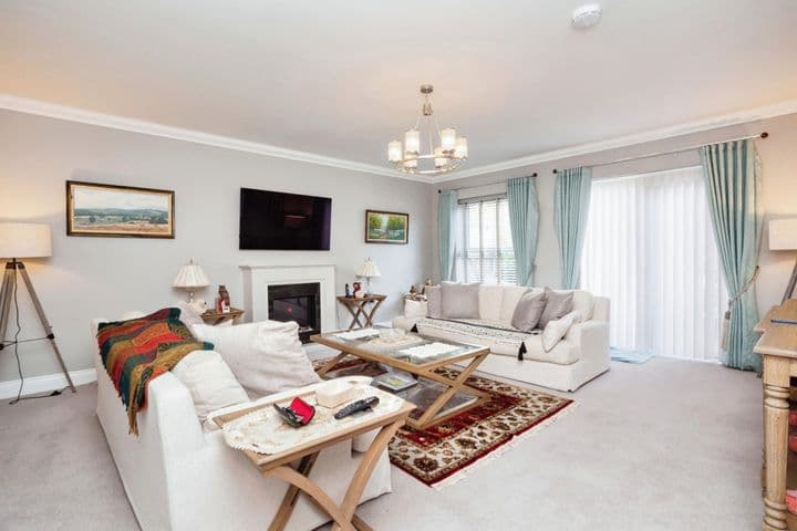 3 bedrooms apartment for sale in Tunbridge Wells, United Kingdom - Image 4