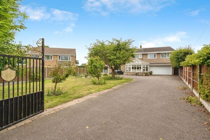 6 bedrooms house for sale in Great Yarmouth, United Kingdom - Image 3