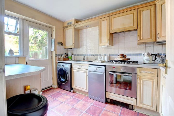 3 bedrooms house for sale in Basingstoke, United Kingdom - Image 5