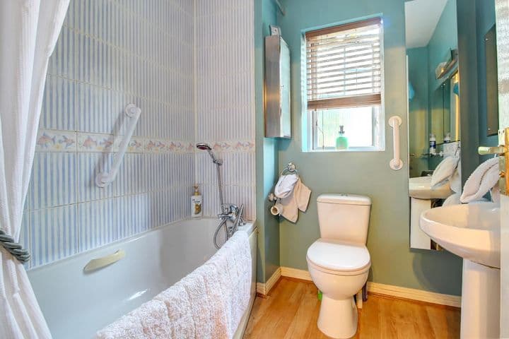 3 bedrooms house for sale in Basingstoke, United Kingdom - Image 11