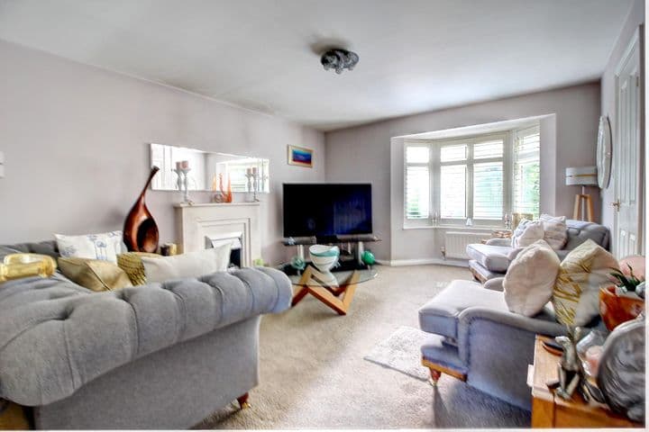 3 bedrooms house for sale in Basingstoke, United Kingdom - Image 3