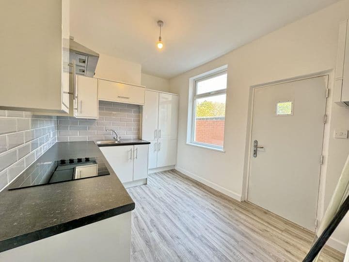 3 bedrooms house for sale in Manchester, United Kingdom - Image 8