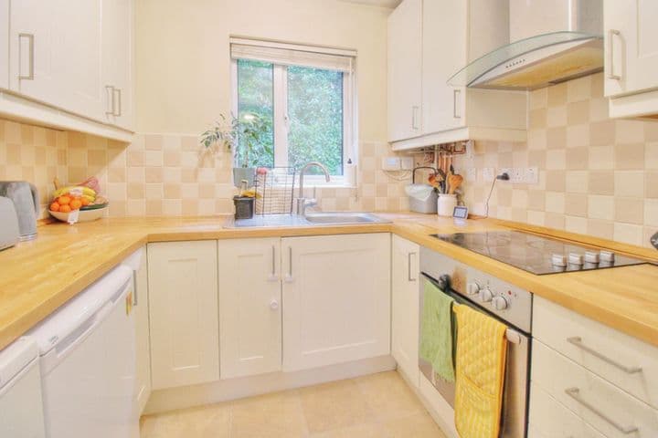 2 bedrooms house for sale in Bracknell, United Kingdom - Image 5