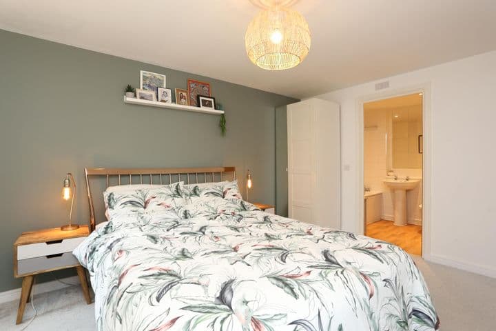 2 bedrooms apartment for sale in London, United Kingdom - Image 7