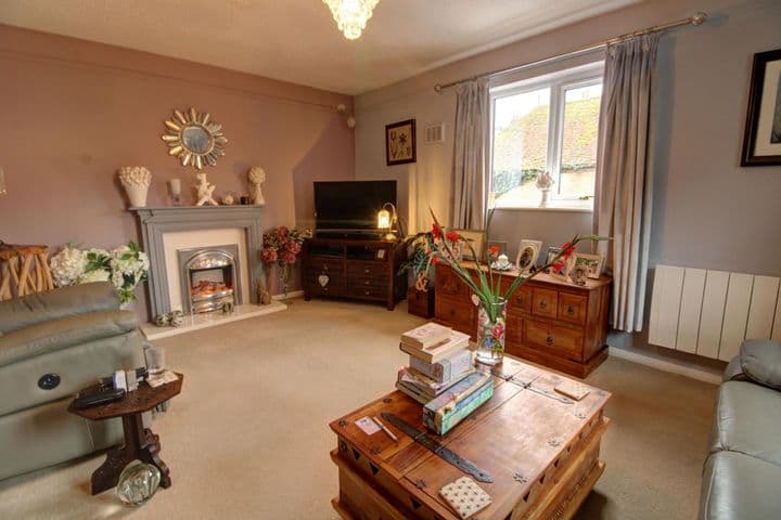 1 bedroom house for sale in Newbury, United Kingdom - Image 3