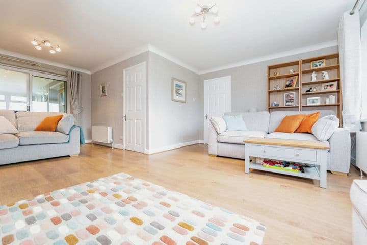 4 bedrooms house for sale in Rotherham, United Kingdom - Image 4