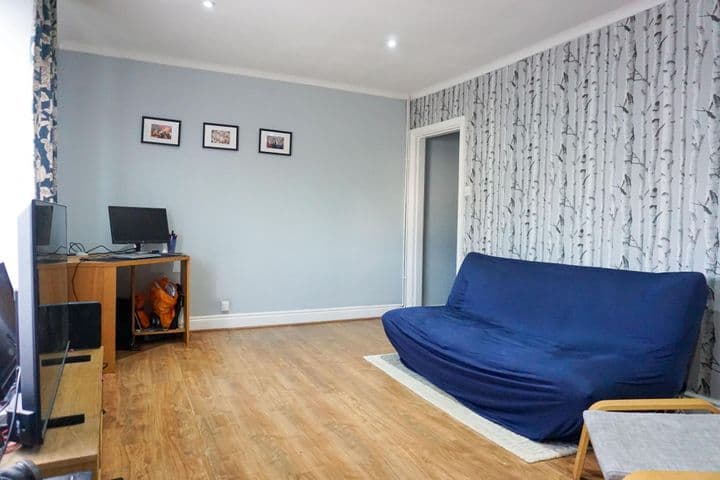 2 bedrooms apartment for sale in South Croydon, United Kingdom - Image 10