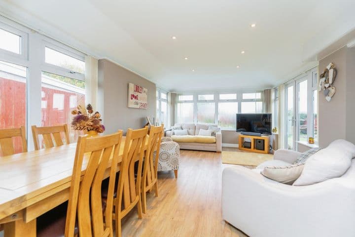 4 bedrooms house for sale in Rotherham, United Kingdom - Image 9