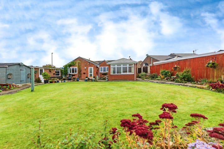 4 bedrooms house for sale in Rotherham, United Kingdom - Image 2