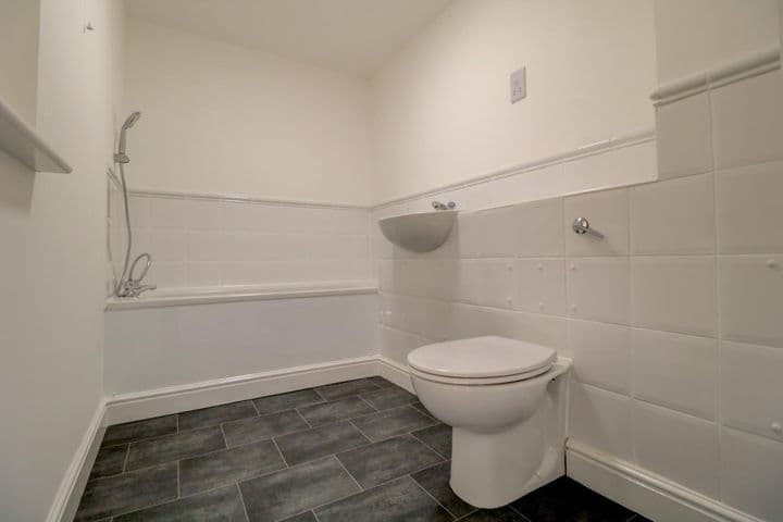 2 bedrooms apartment for sale in Ashford, United Kingdom - Image 11