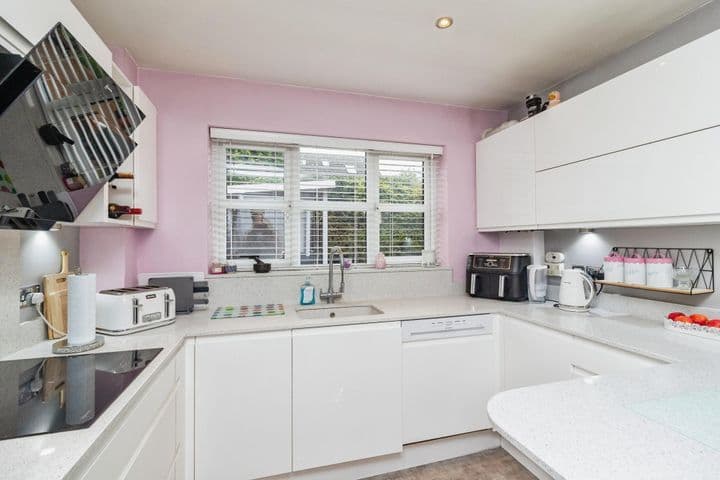 4 bedrooms house for sale in Dunstable, United Kingdom - Image 4