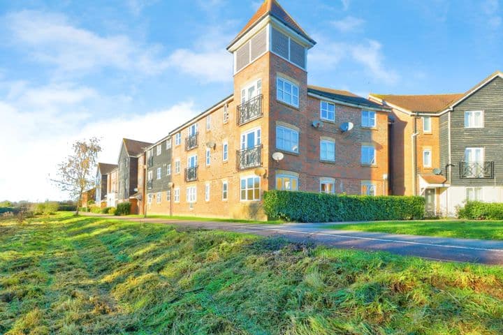 2 bedrooms apartment for sale in Ashford, United Kingdom - Image 2