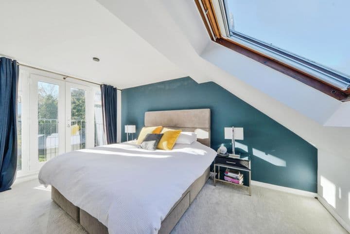 4 bedrooms house for sale in St. Albans, United Kingdom - Image 9