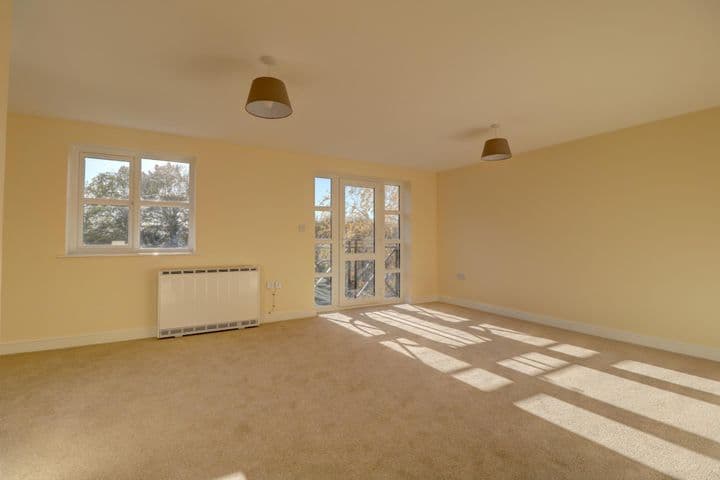 2 bedrooms apartment for sale in Ashford, United Kingdom - Image 3