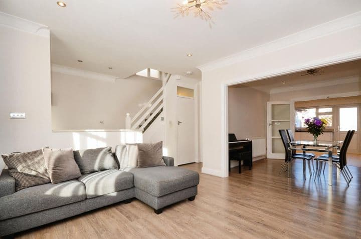 3 bedrooms house for sale in Stanmore, United Kingdom - Image 5