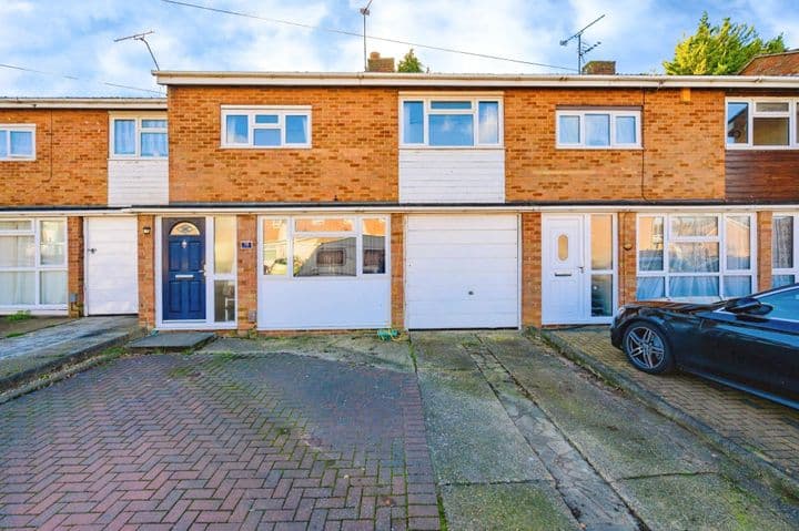 3 bedrooms house for sale in Luton, United Kingdom - Image 2