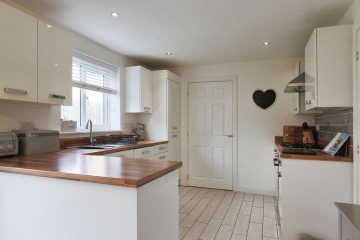 4 bedrooms house for sale in Wakefield, United Kingdom - Image 7