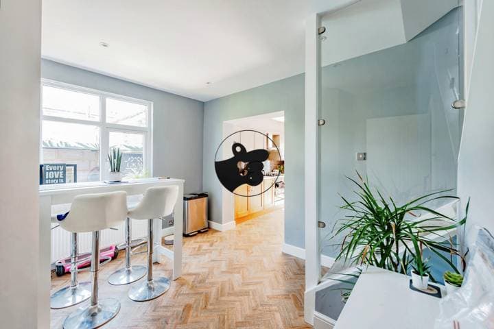 4 bedrooms house for sale in Horley, United Kingdom - Image 7