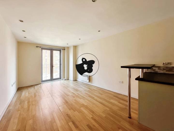 1 bedroom apartment for sale in Leeds, United Kingdom - Image 6