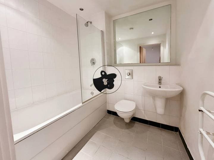 1 bedroom apartment for sale in Leeds, United Kingdom - Image 9