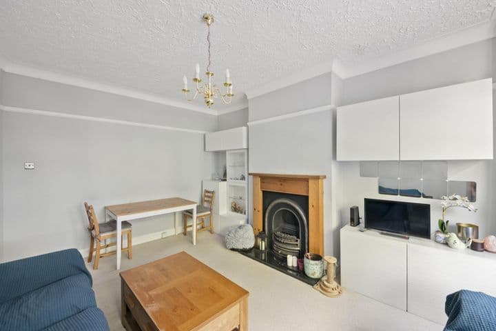 2 bedrooms apartment for sale in London, United Kingdom - Image 4