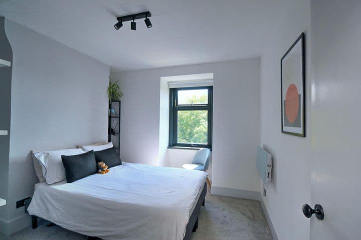 1 bedroom apartment for sale in London, United Kingdom - Image 10