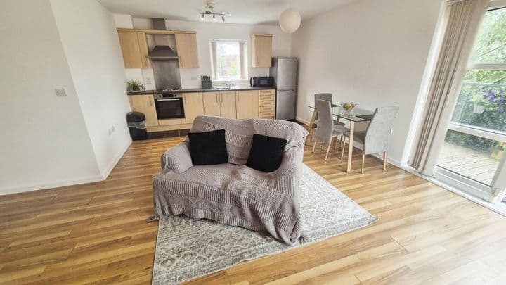 2 bedrooms apartment for sale in Stoke-On-Trent, United Kingdom - Image 10