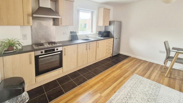 2 bedrooms apartment for sale in Stoke-On-Trent, United Kingdom - Image 8