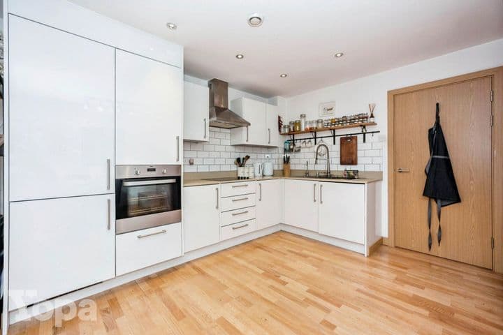 2 bedrooms apartment for sale in Dartford, United Kingdom - Image 3