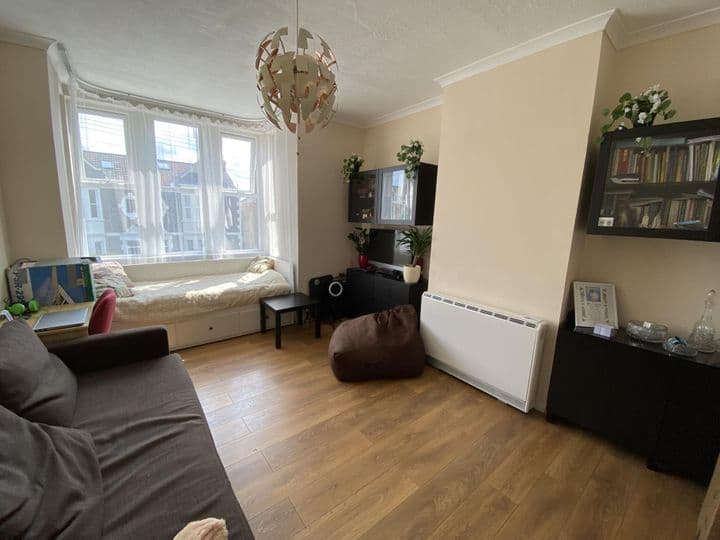 2 bedrooms apartment for sale in Weston-Super-Mare, United Kingdom - Image 7