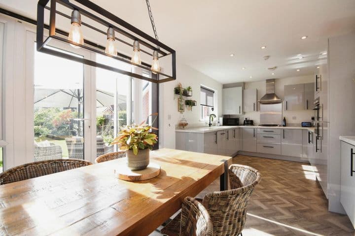 3 bedrooms house for sale in Chelmsford, United Kingdom - Image 3