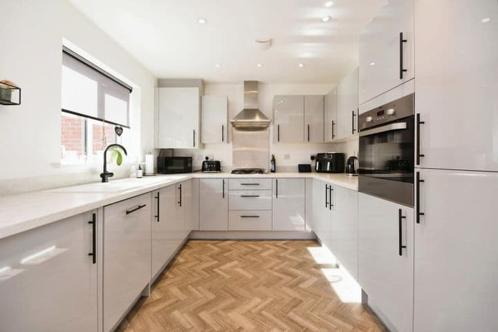 3 bedrooms house for sale in Chelmsford, United Kingdom - Image 8