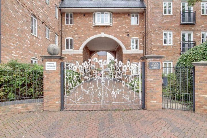 1 bedroom apartment for sale in Leighton Buzzard, United Kingdom - Image 2