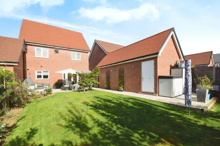 3 bedrooms house for sale in Chelmsford, United Kingdom - Image 2