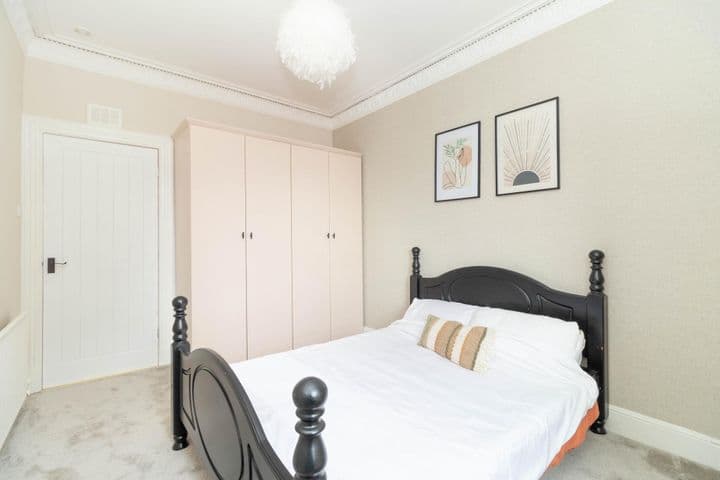 2 bedrooms apartment for sale in Dundee, United Kingdom - Image 9