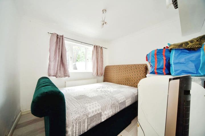 2 bedrooms apartment for sale in London, United Kingdom - Image 8