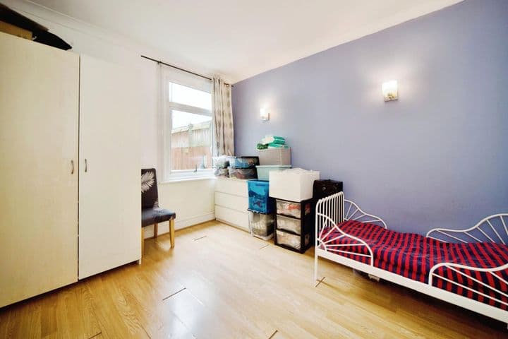 2 bedrooms apartment for sale in London, United Kingdom - Image 6