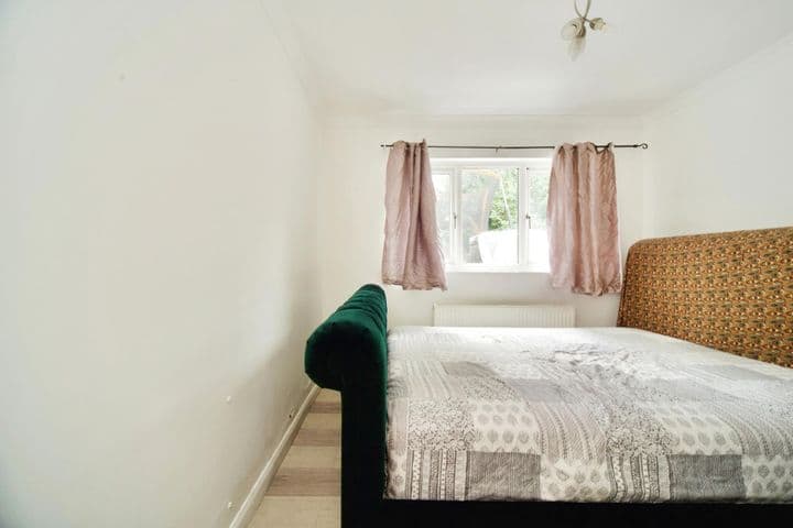 2 bedrooms apartment for sale in London, United Kingdom - Image 9