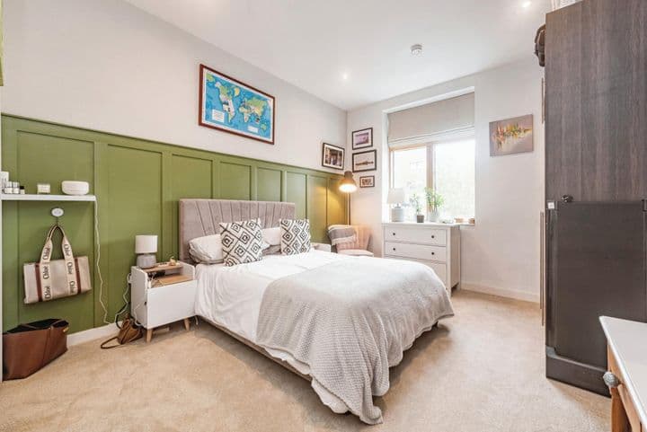 2 bedrooms apartment for sale in Reading, United Kingdom - Image 8