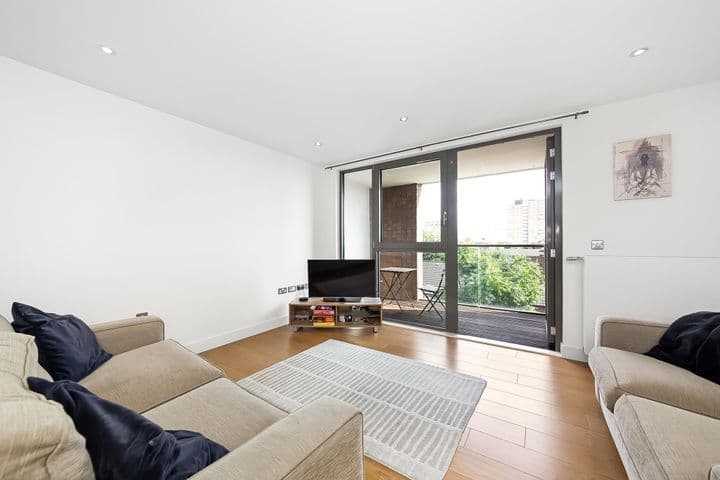 2 bedrooms apartment for sale in London, United Kingdom - Image 6