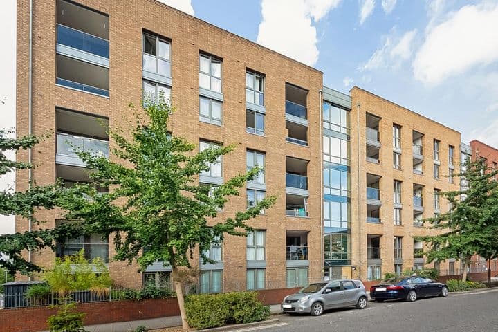 2 bedrooms apartment for sale in London, United Kingdom - Image 3