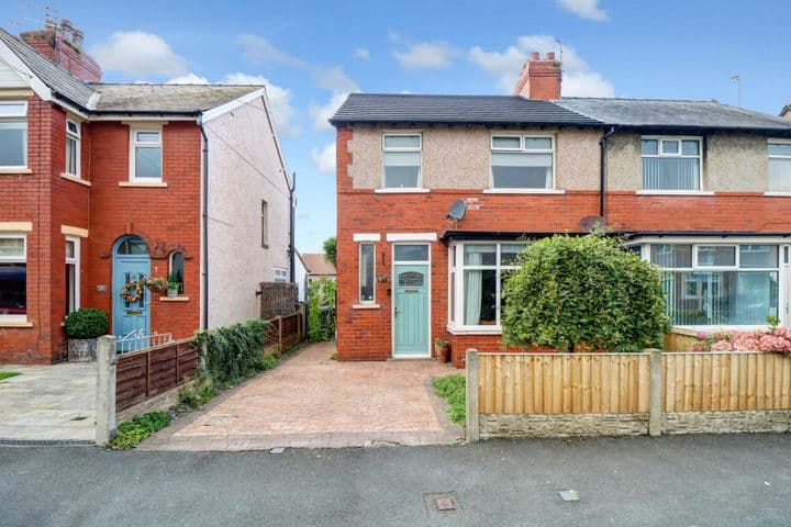 3 bedrooms house for sale in Fleetwood, United Kingdom - Image 2