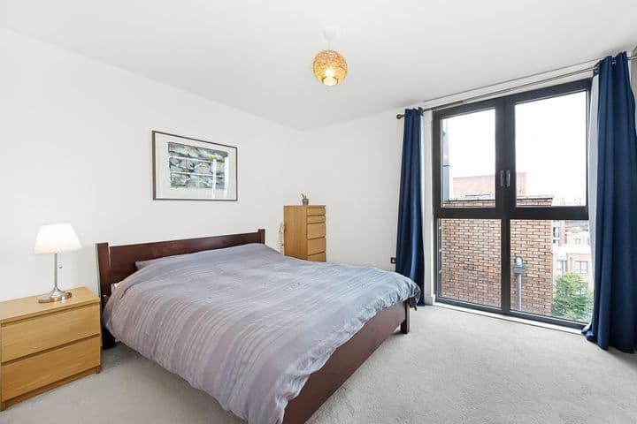 2 bedrooms apartment for sale in London, United Kingdom - Image 11